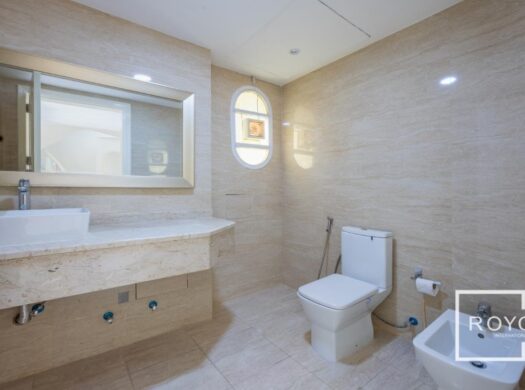 Amazing 5-Bedroom Villa |Private Pool |Stand Alone